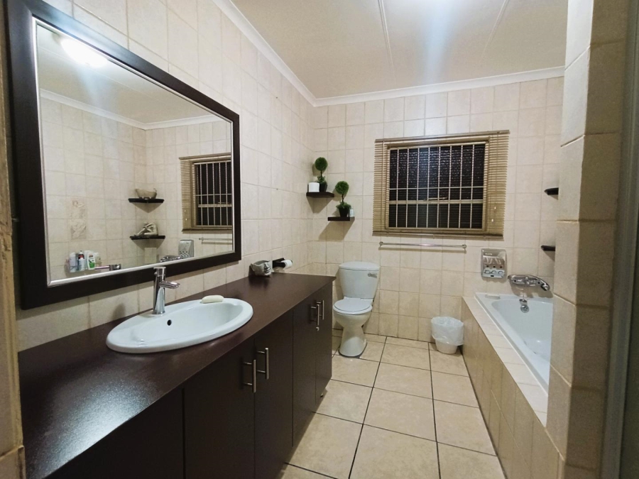 3 Bedroom Property for Sale in Uitsig Free State